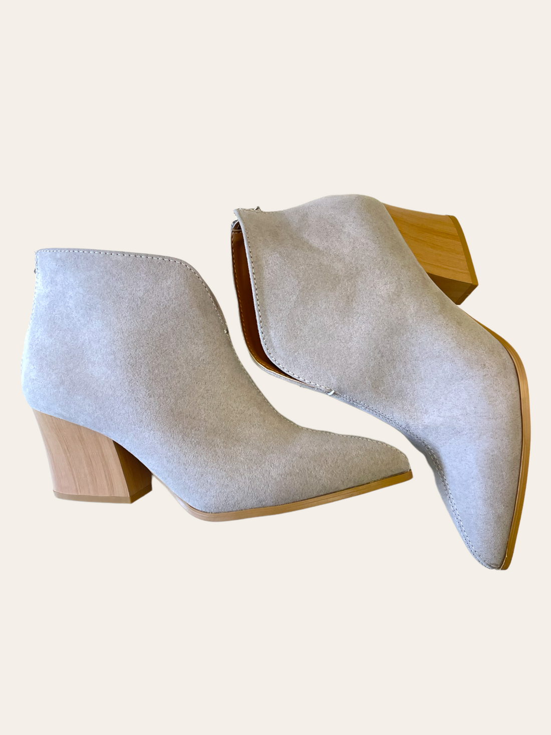 POINTED BOOT