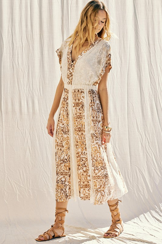 Robe mi-longue en dentelle imprimée