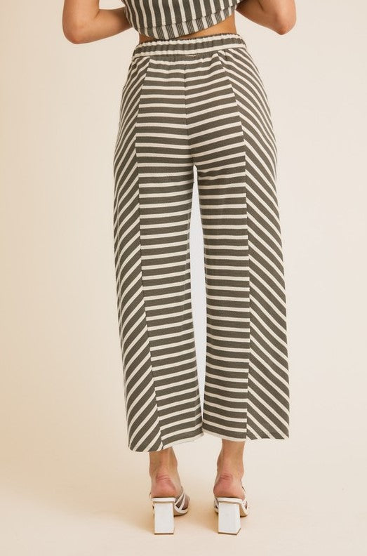 Pantalon large à rayures avec lien à la taille