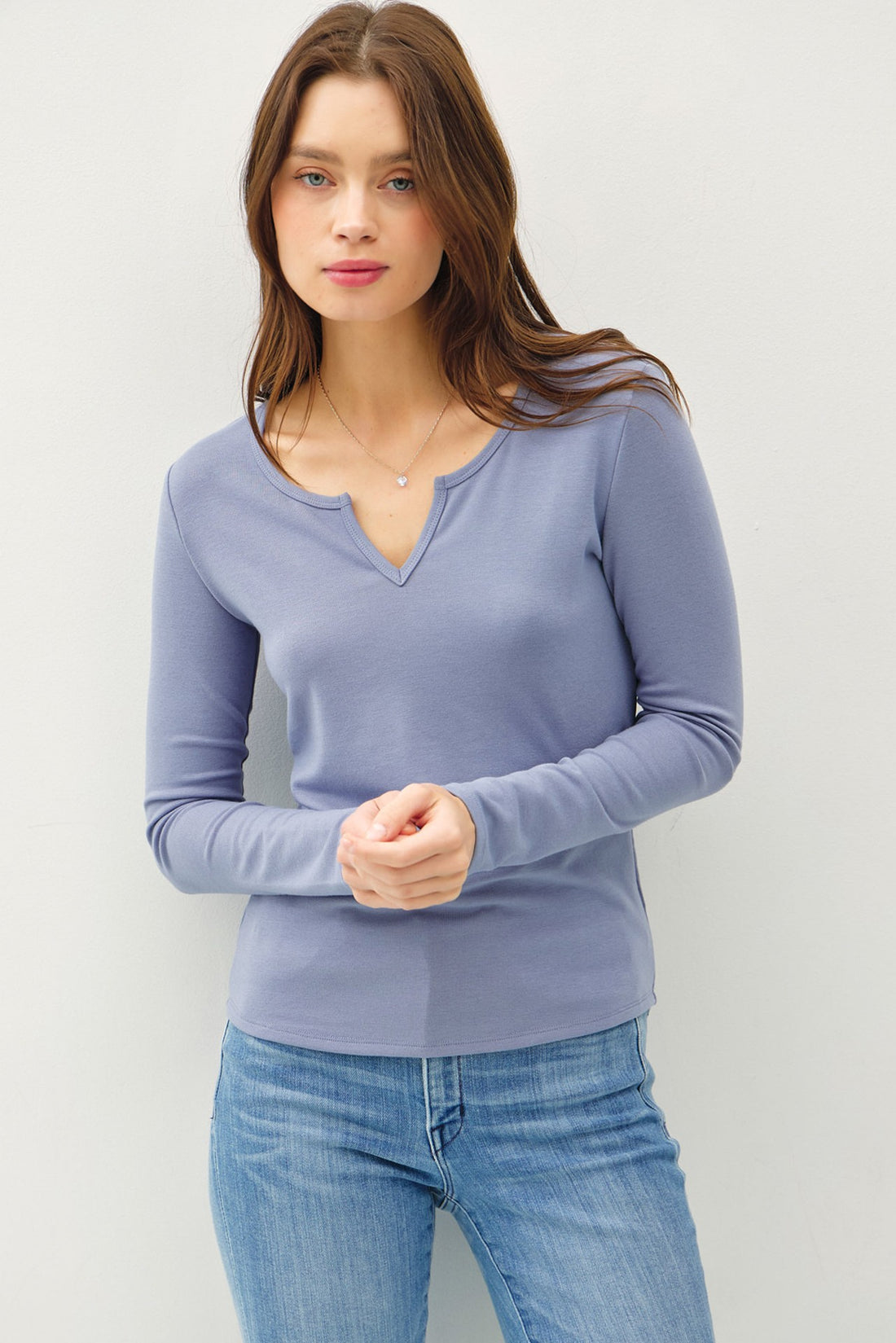 T-SHIRT ULTRA DOUX À ENCOLURE CRANTÉE