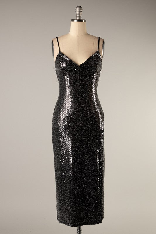 Robe moulante mi-longue à sequins sans manches avec fente