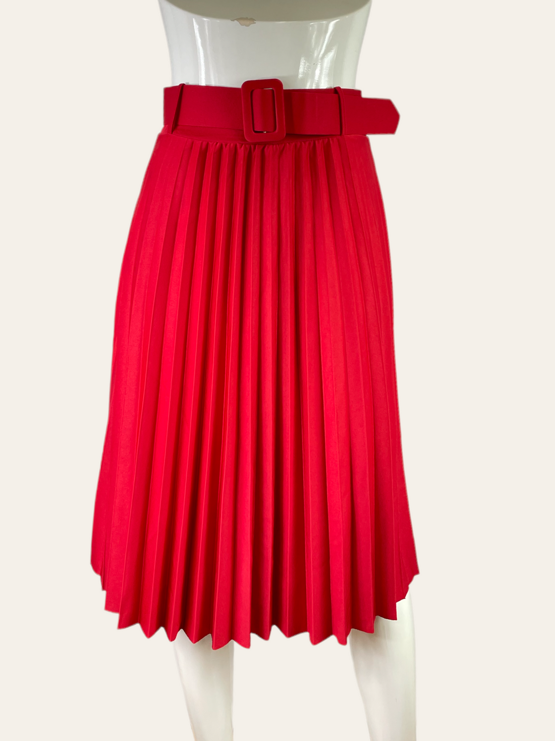PLEATED SKIRT WITH BELT