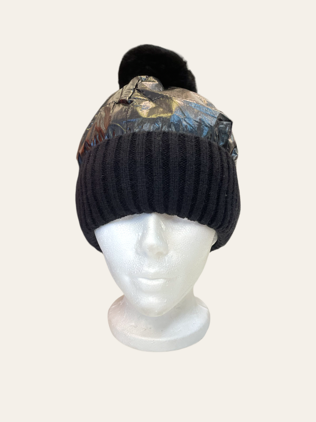 FLEECE LINE POMPOM HAT