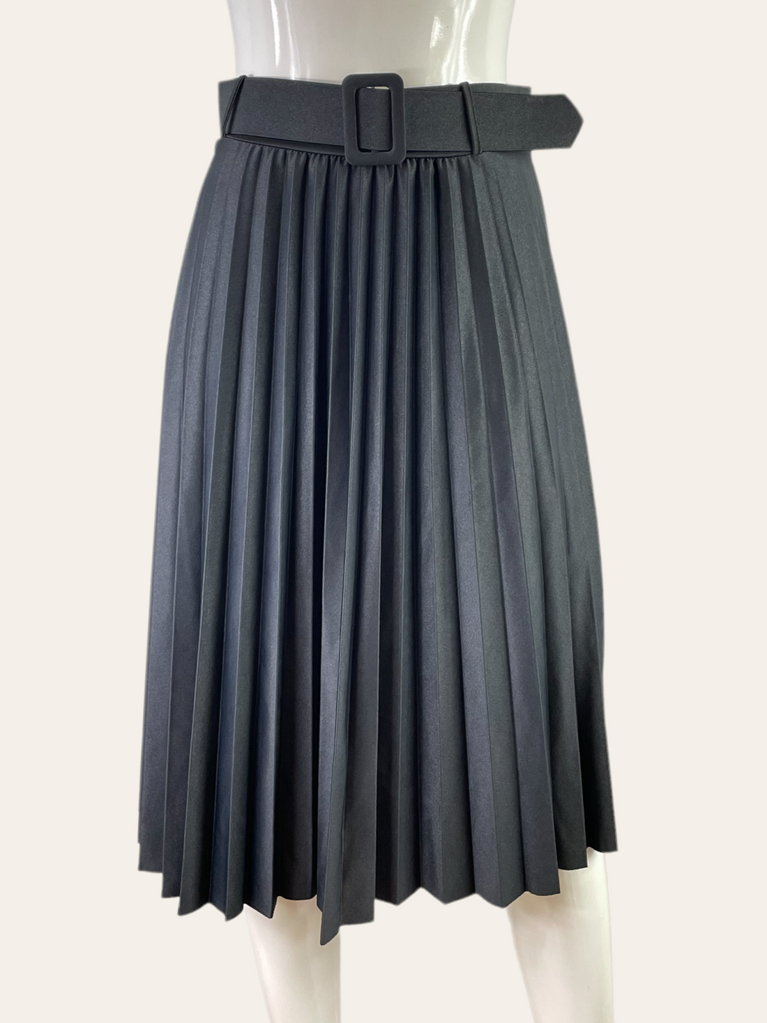 PLEATED SKIRT WITH BELT